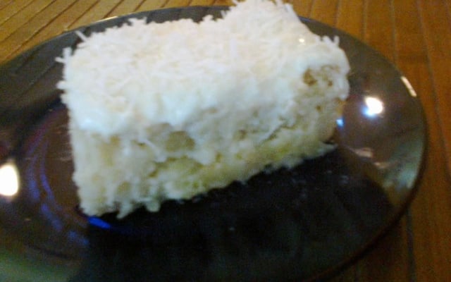 Bolo de abacaxi gelado