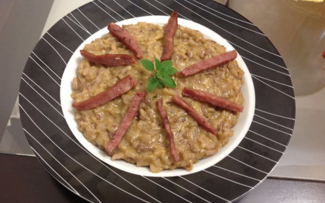 Risoto de calabresa com catupiry e tomate cereja