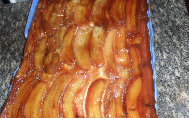 Bolo de banana caramelada