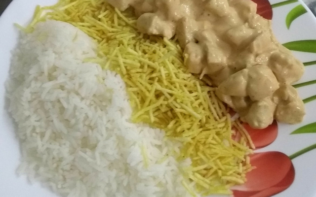 Strogonoff de frango fácil