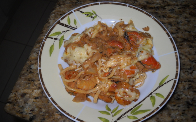 Macarrão com camarão e mexilhões
