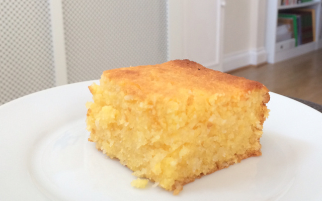 Bolo de fubá cozido