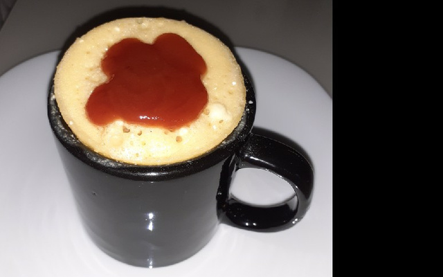 Bolo de xícara de fubá com goiabada