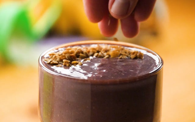 Vitamina energizante de açaí