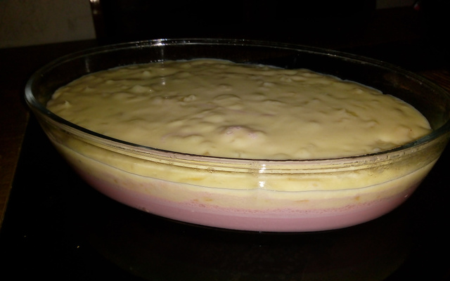 Delícia de abacaxi e mousse de morango