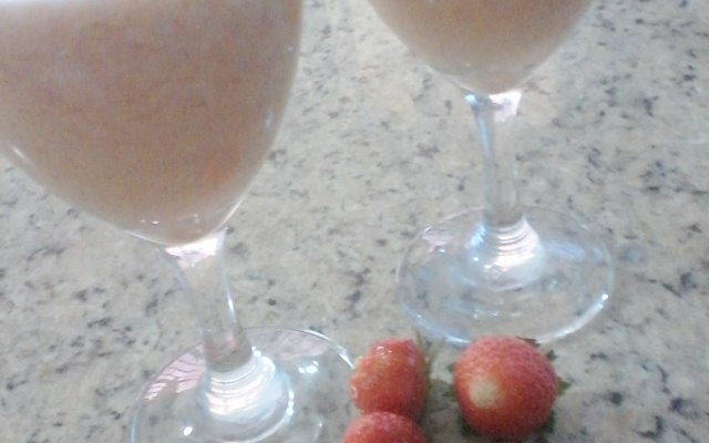 Suco funcional de abacaxi, morango, biomassa, linhaça e quinoa