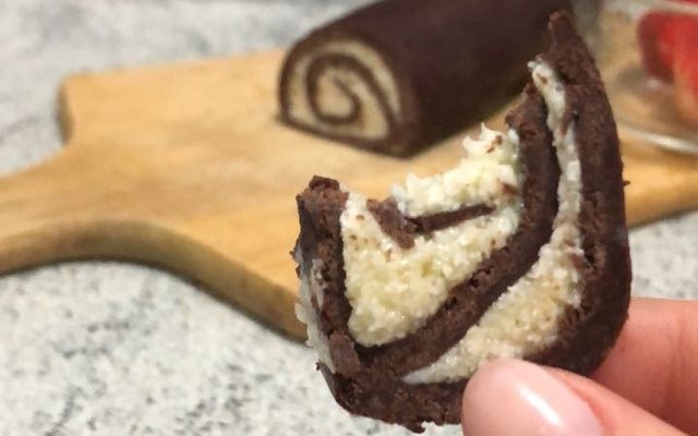 Rocambole de chocolate e coco