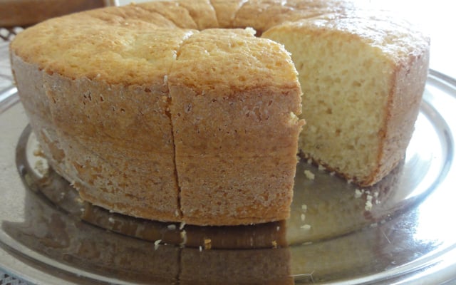 Bolo simples de baunilha