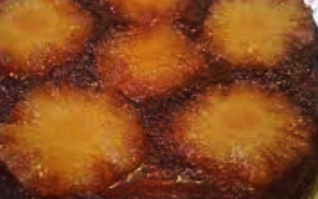 Torta de abacaxi caramelizado