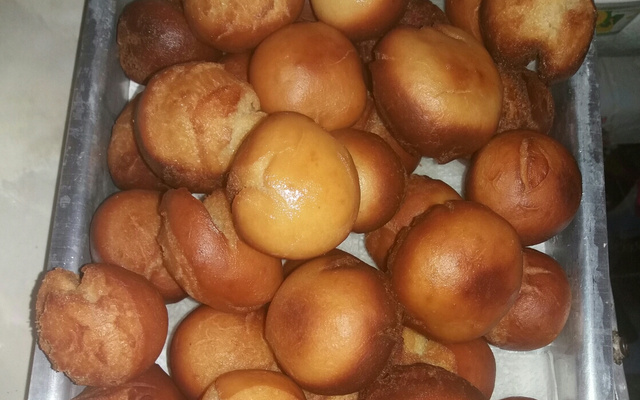 Bolinho frito de leite condensado