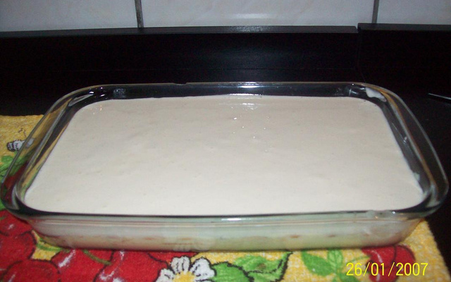 Pavê branco e amarelo