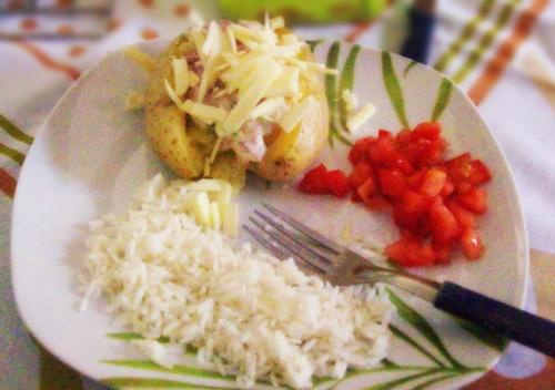 Batata recheada assada no microondas