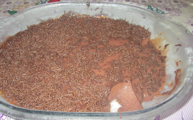 Bolo bombom de chocolate branco