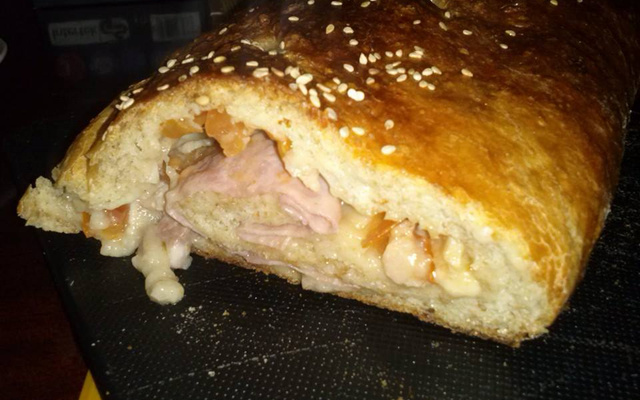 Pão de batata recheado