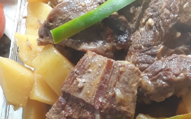 Capa de filé na panela de pressão