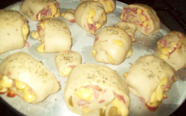 Pãezinhos de presunto e queijo