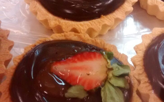 Casquinha de chocolate e morango
