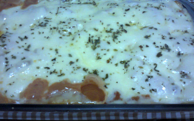 Conchiglione recheado com presunto, queijo e catupiry