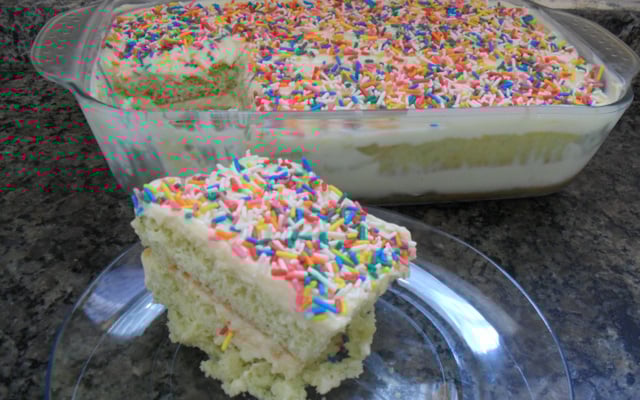 Bolo mousse de limão (mousse feito de leite em pó)