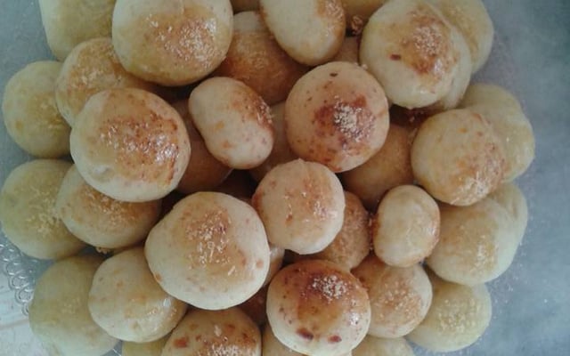 Pão de queijo com farinha de trigo