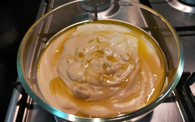 Pasta de grão-de-bico em lata