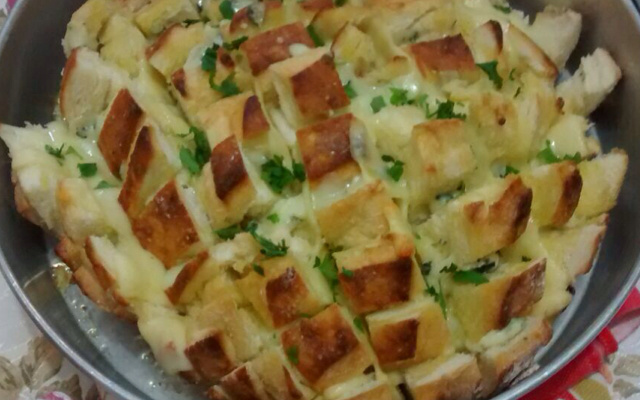 Blooming Onion Bread