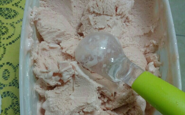 Sorvete de goiaba de massa caseiro