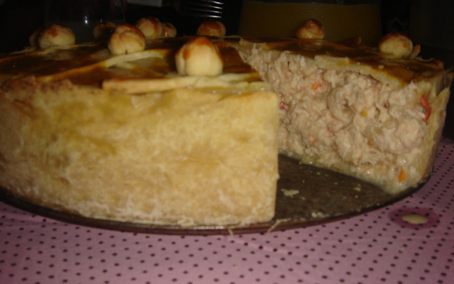 Empadão de frango com catupiry