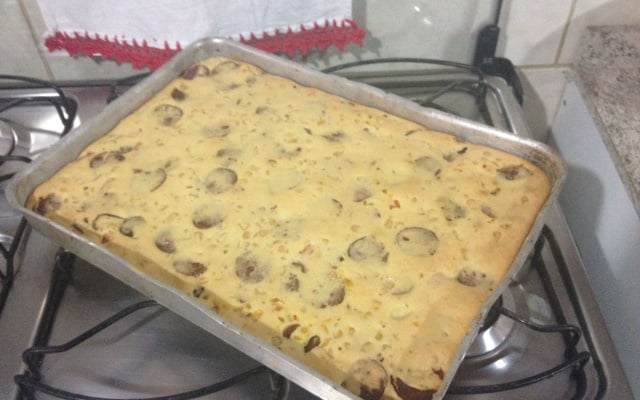 Torta fácil de calabresa e milho