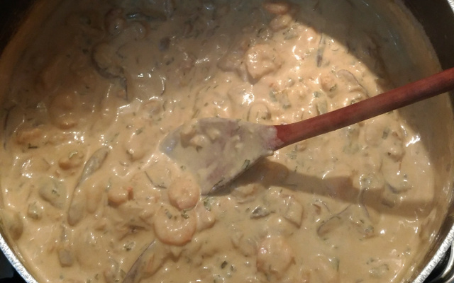 Molho de camarão com shitake