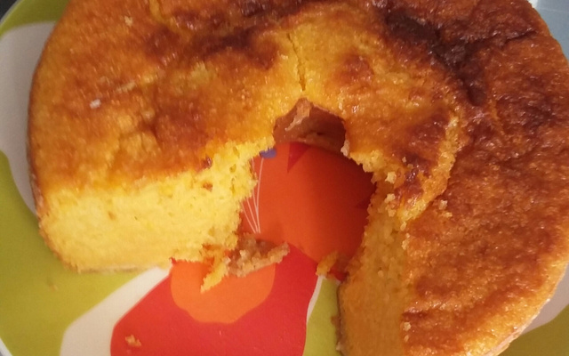Bolo de milho de lata no liquidificador