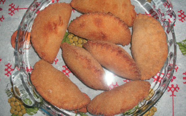 Risoles de frango com creme de queijo