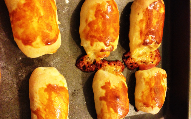 Pão recheado com presunto e queijo