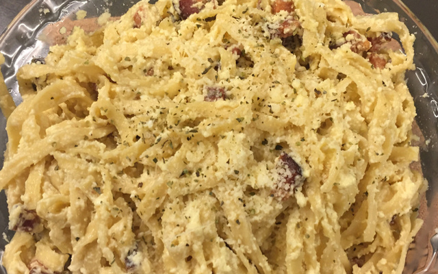 Talharim à carbonara