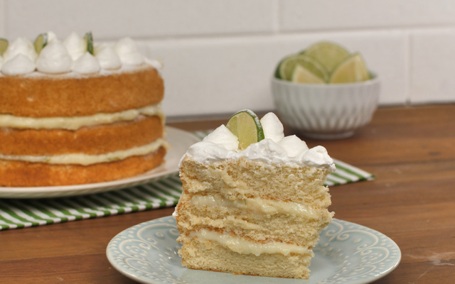 Naked cake de limão