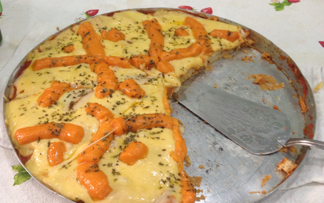 Massa de pizza caseira da mãe Ana