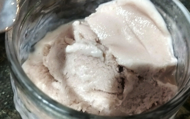 Sorvete de morango caseiro