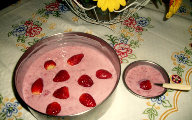 Geladinho cremoso de morango