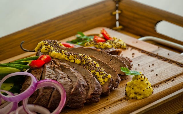 Picanha ao molho de mostarda