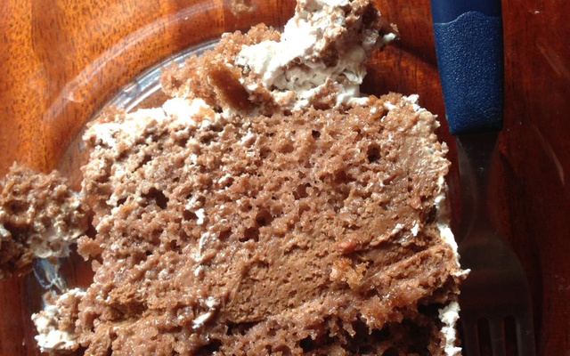 Bolo Mousse de Chocolate com cerejas