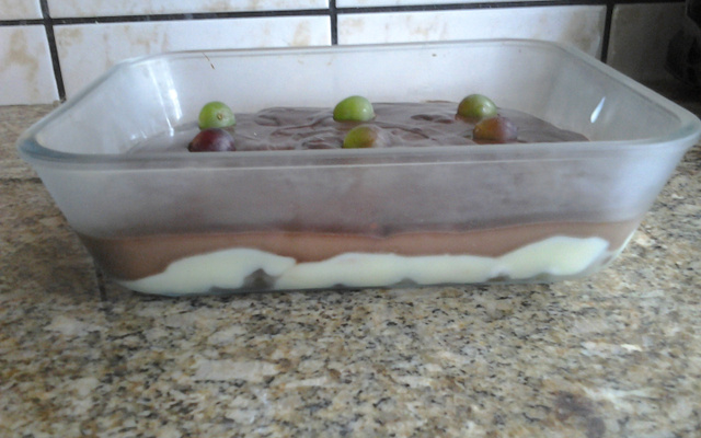 Doce de uva com chocolate