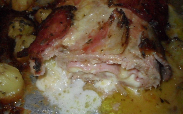 Rocambole de frango recheado