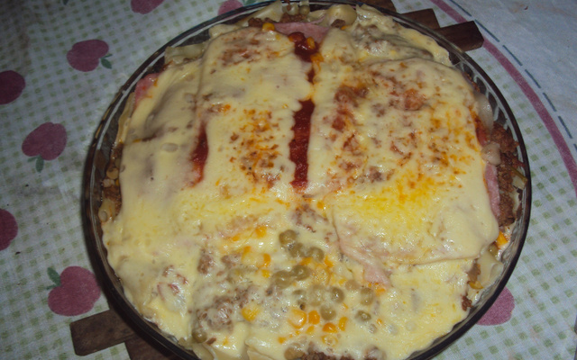 Lasanha simples presunto e queijo