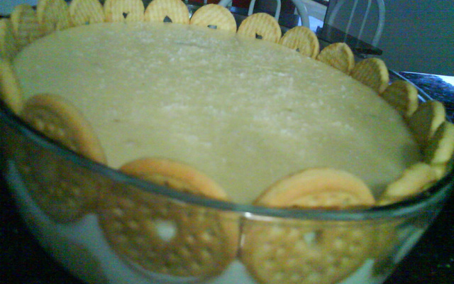 Torta de biscoitos com abacaxi