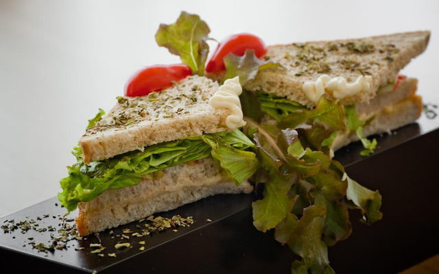 Sanduíche básico de frango