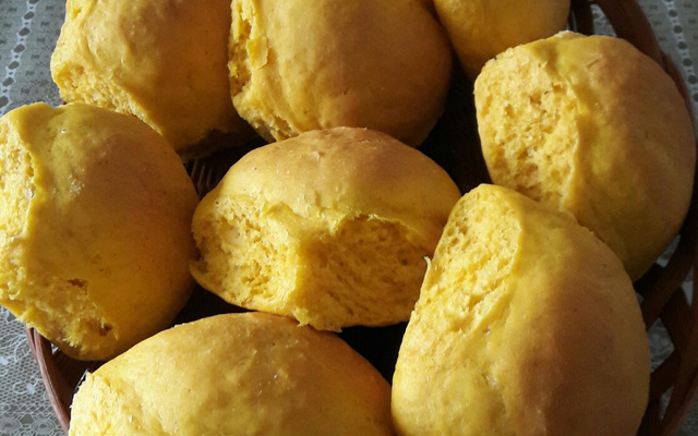 Pão de cenoura com quinoa e linhaça