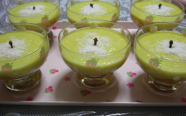 Curau com coco e caramelo