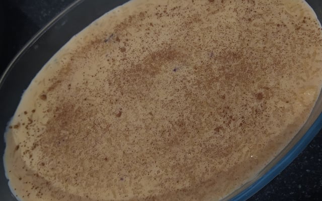 Arroz doce com açúcar queimado