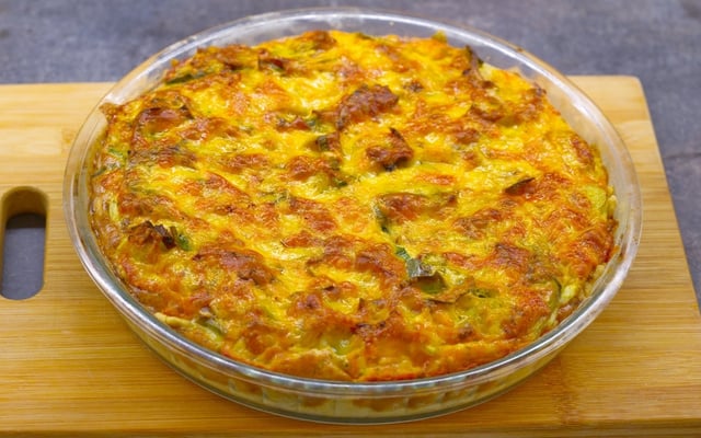 Torta salgada sem glúten de liquidificador na travessa