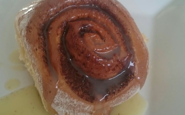 Enrolados de canela (cinnamon rolls)